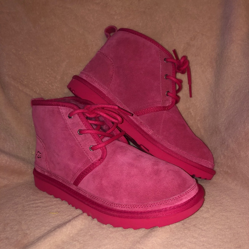 NWT Unisex child neumel ugg boots